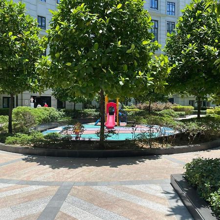 Studio Condo Building 81 Newport Boulevard Маніла Екстер'єр фото